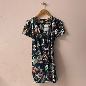 Forever 21 Navy Tropical Floral Wrap Mini Dress Size M NWT